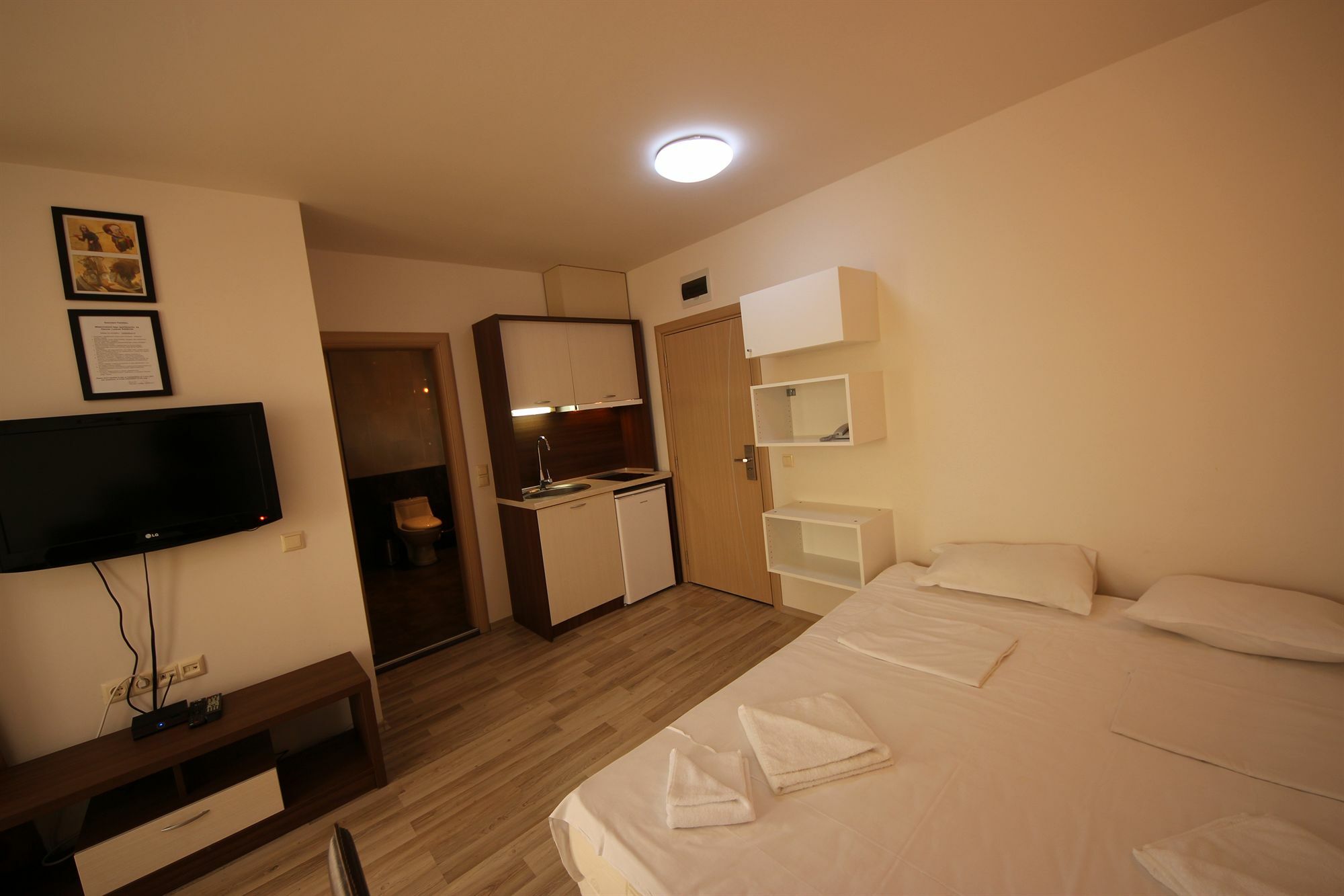 Menada Tarsis Apartments Słoneczny Brzeg Zewnętrze zdjęcie