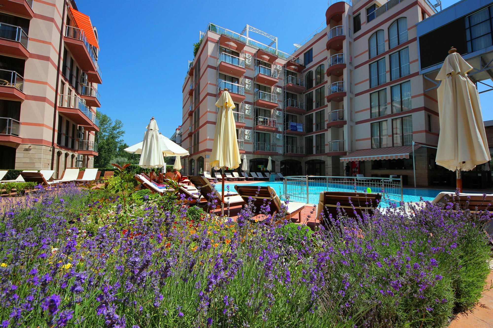 Menada Tarsis Apartments Słoneczny Brzeg Zewnętrze zdjęcie