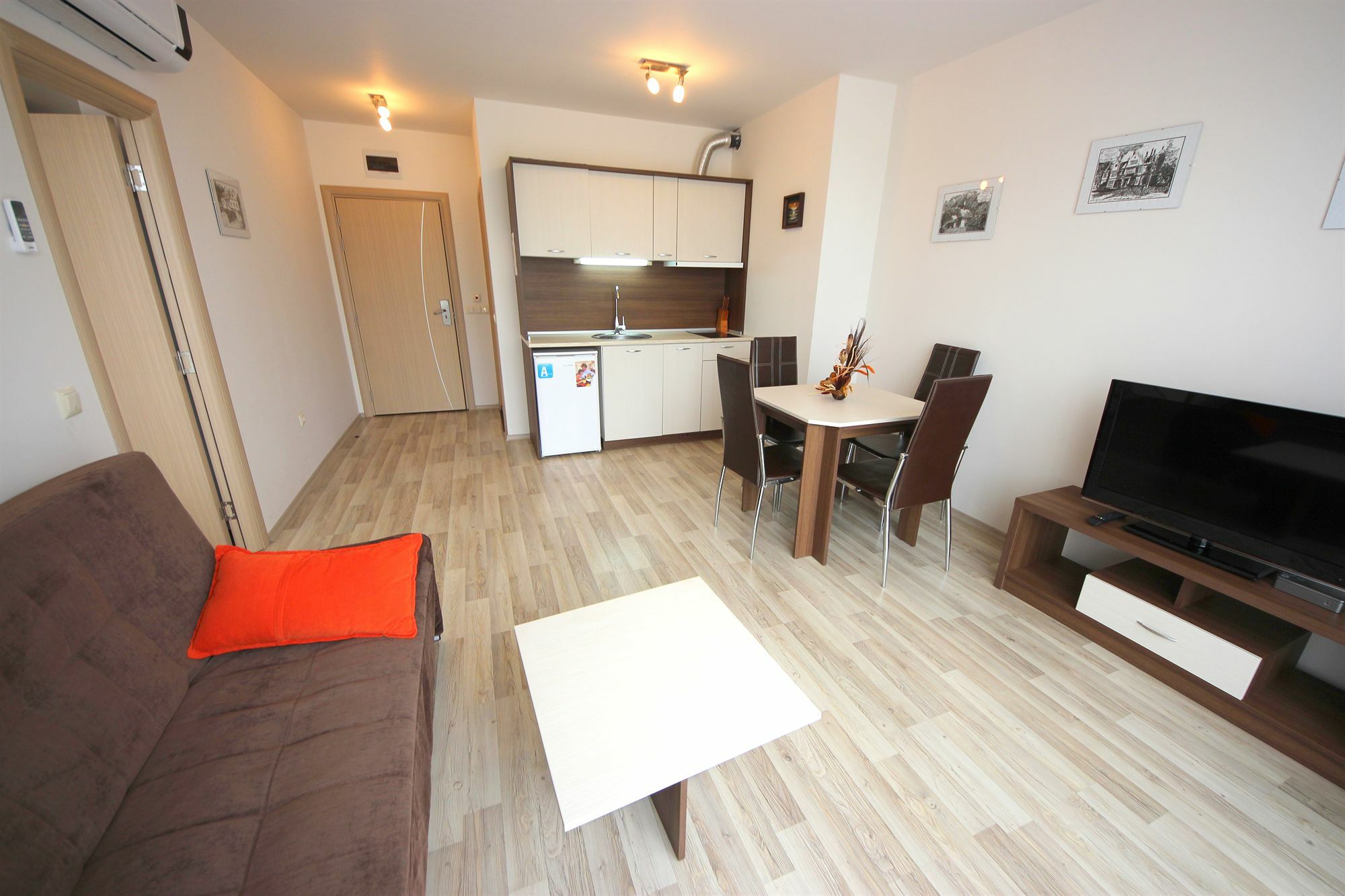 Menada Tarsis Apartments Słoneczny Brzeg Zewnętrze zdjęcie